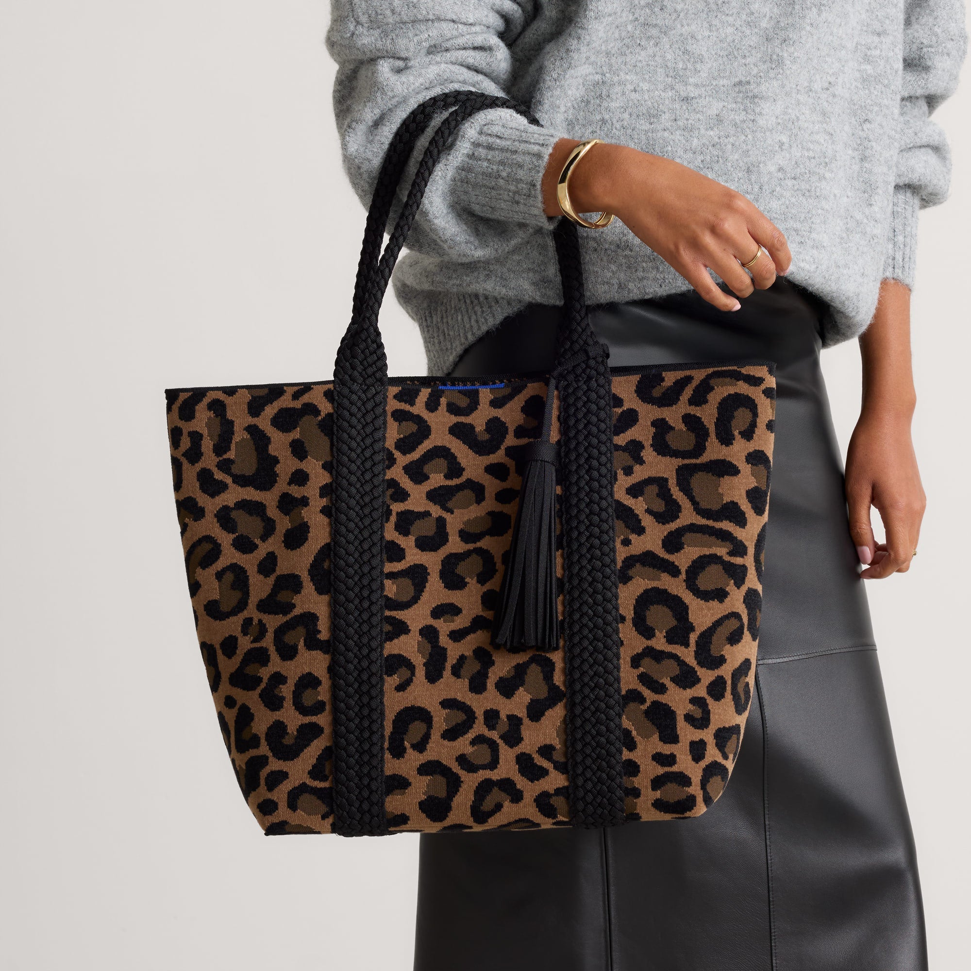 The Lightweight Tote - ReVelvet™ Cat