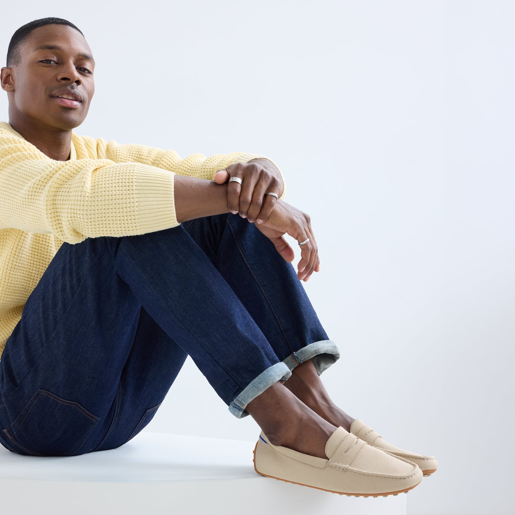 model | An alternate image of a model wearing the Men's Daily Driver in Shore.