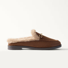 side | The Après Loafer Mule in ReVelvet Cinnamon shown from the side.